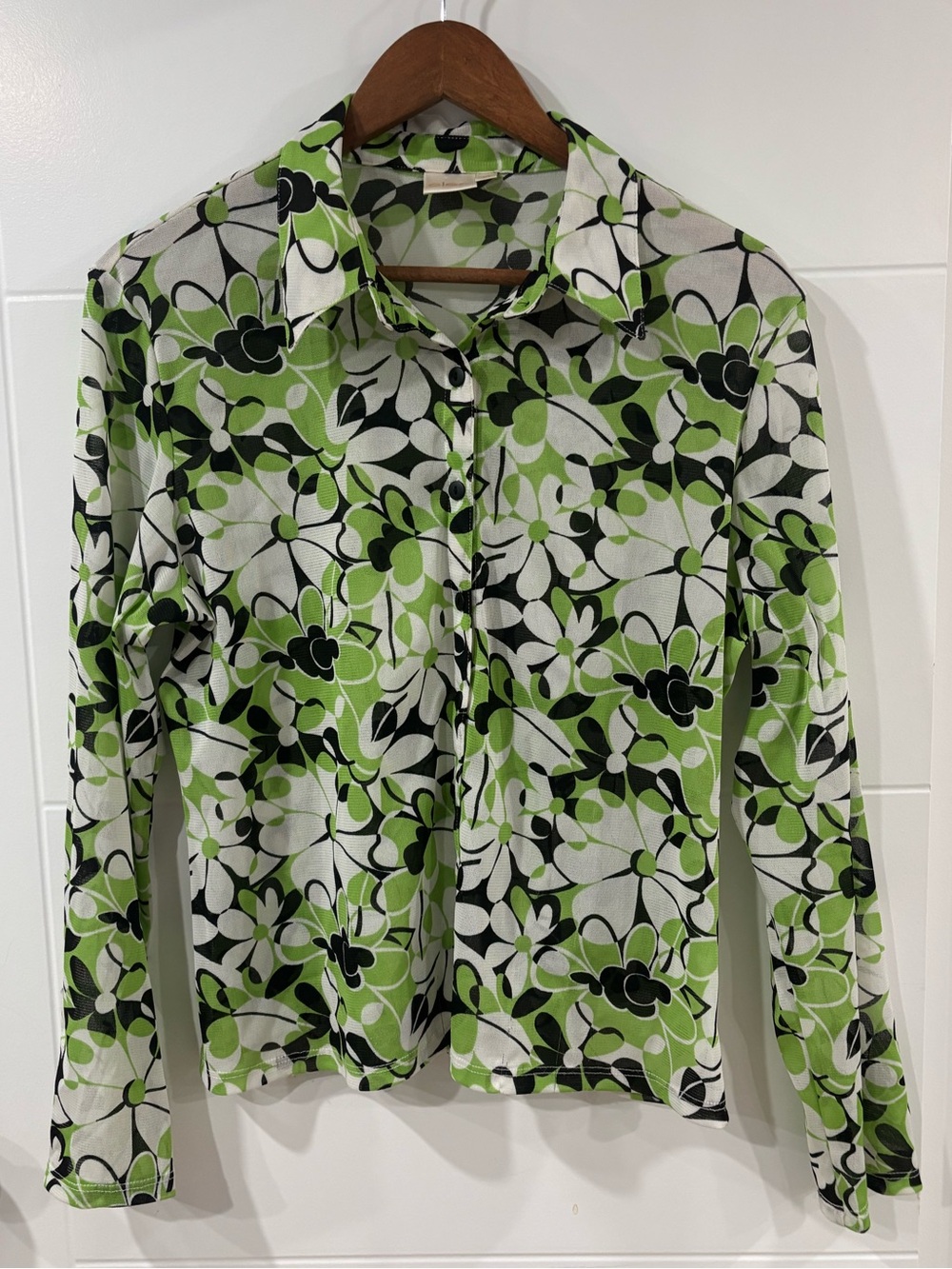 Vintage/Retro-inspired Green Floral Button-Up